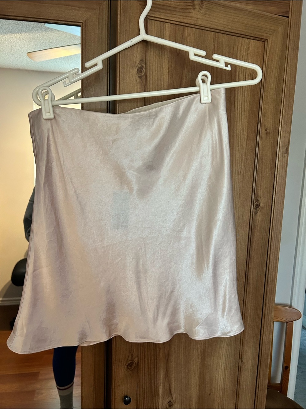 Aritzia babaton silk mini slip skirt - champagne